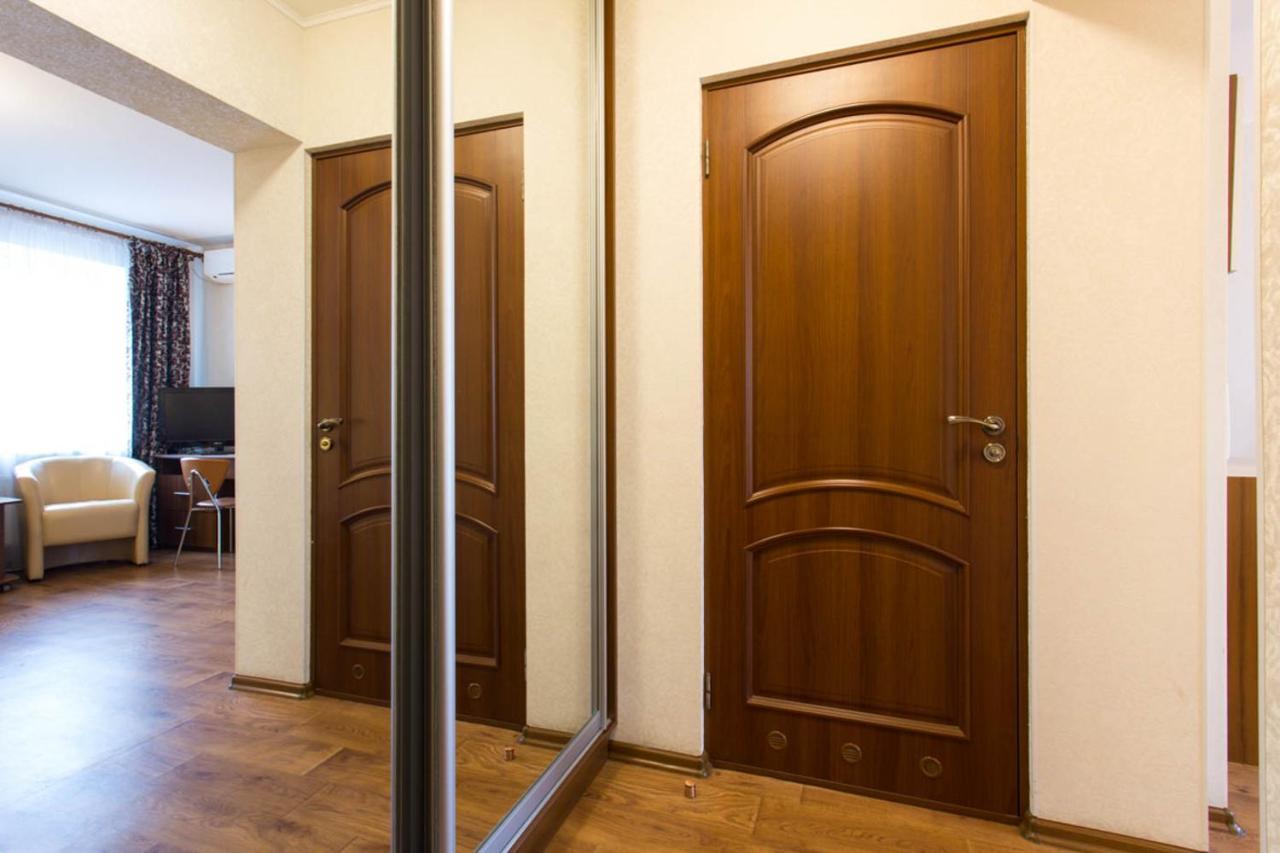 Excellent studio apartment in the Center - Kravtsova lane 13B Charkiv Esterno foto
